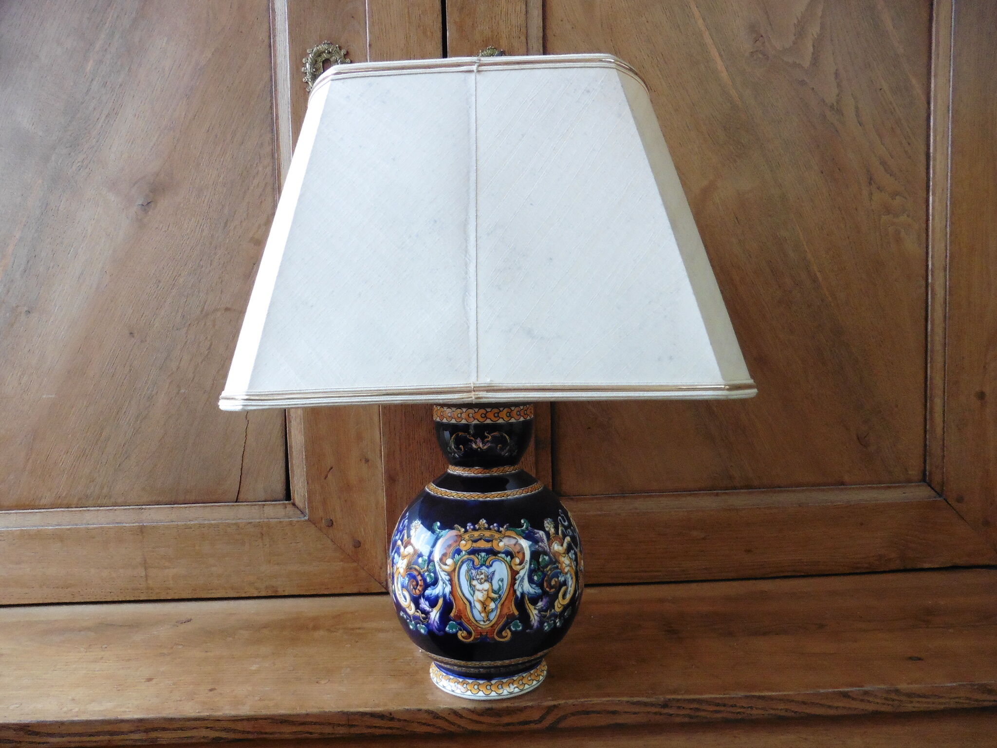 Ceramic lamp signed Gien, Renaissance décor