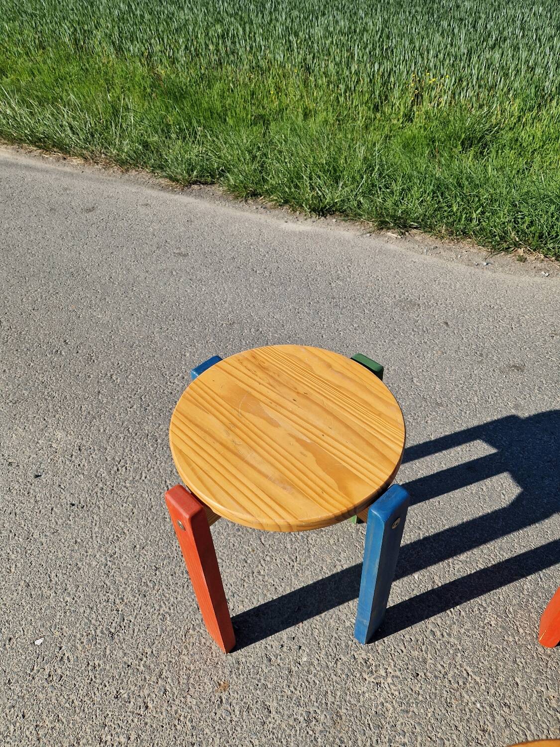 Set of 3 stackable pine stools