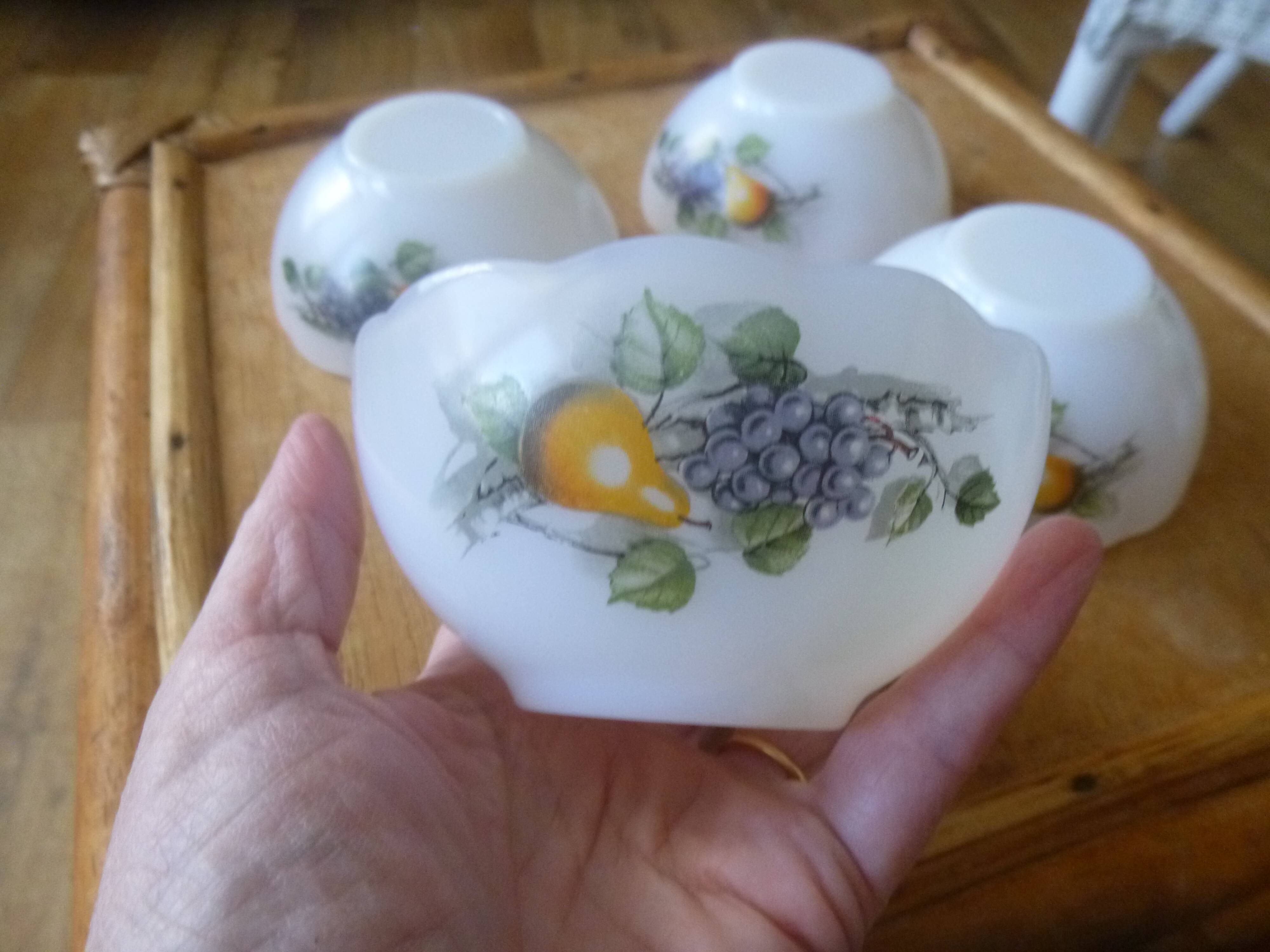 4 cups or ramekins Arcopal pear patterns grape 1970
