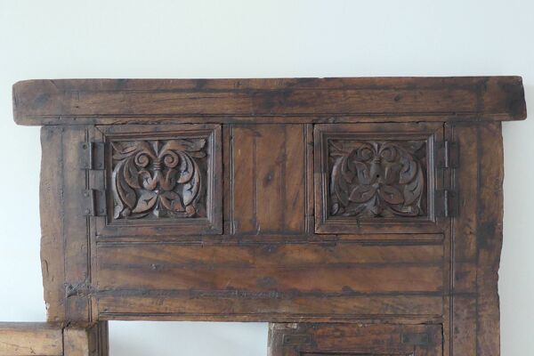 Fenêtre et volet ancien en bois sculpté du Rajasthan