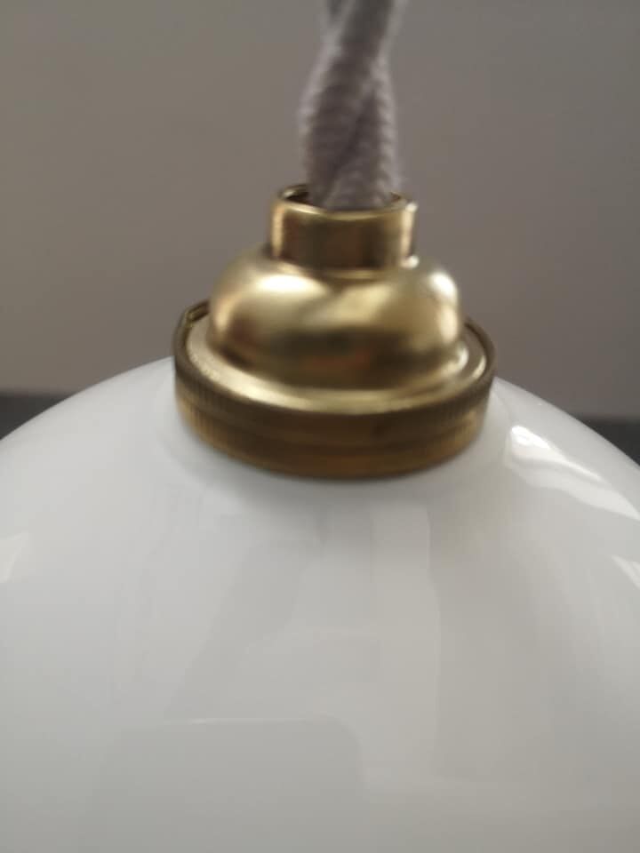 Suspension walkman old opaline white globe spirit night light 1930 Art Deco TBE Ø 13 cm