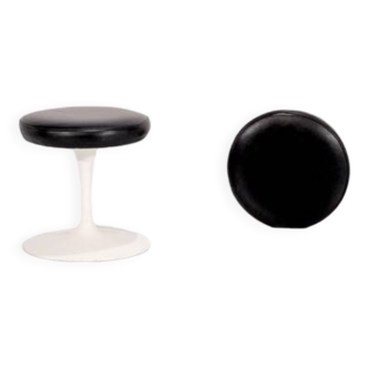 “Tulip” model stools by Eero Saarinen For Knoll International, USA 1957