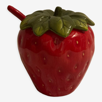 Strawberry-shaped jam slip