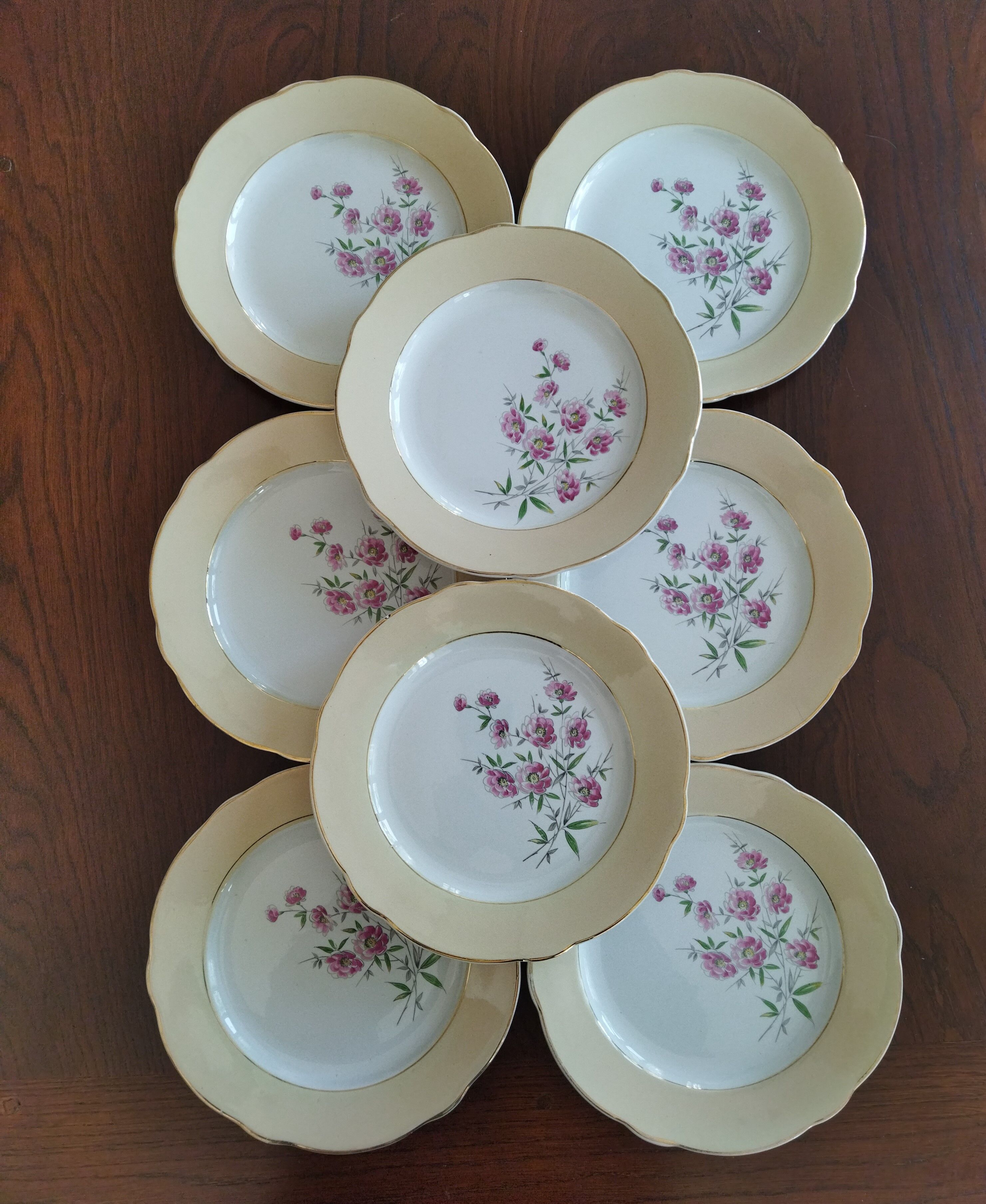 8 assiettes plates K&G Lunéville