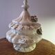 Covered soup tureen in Italian ceramic — Capodimonte style, applied roses.