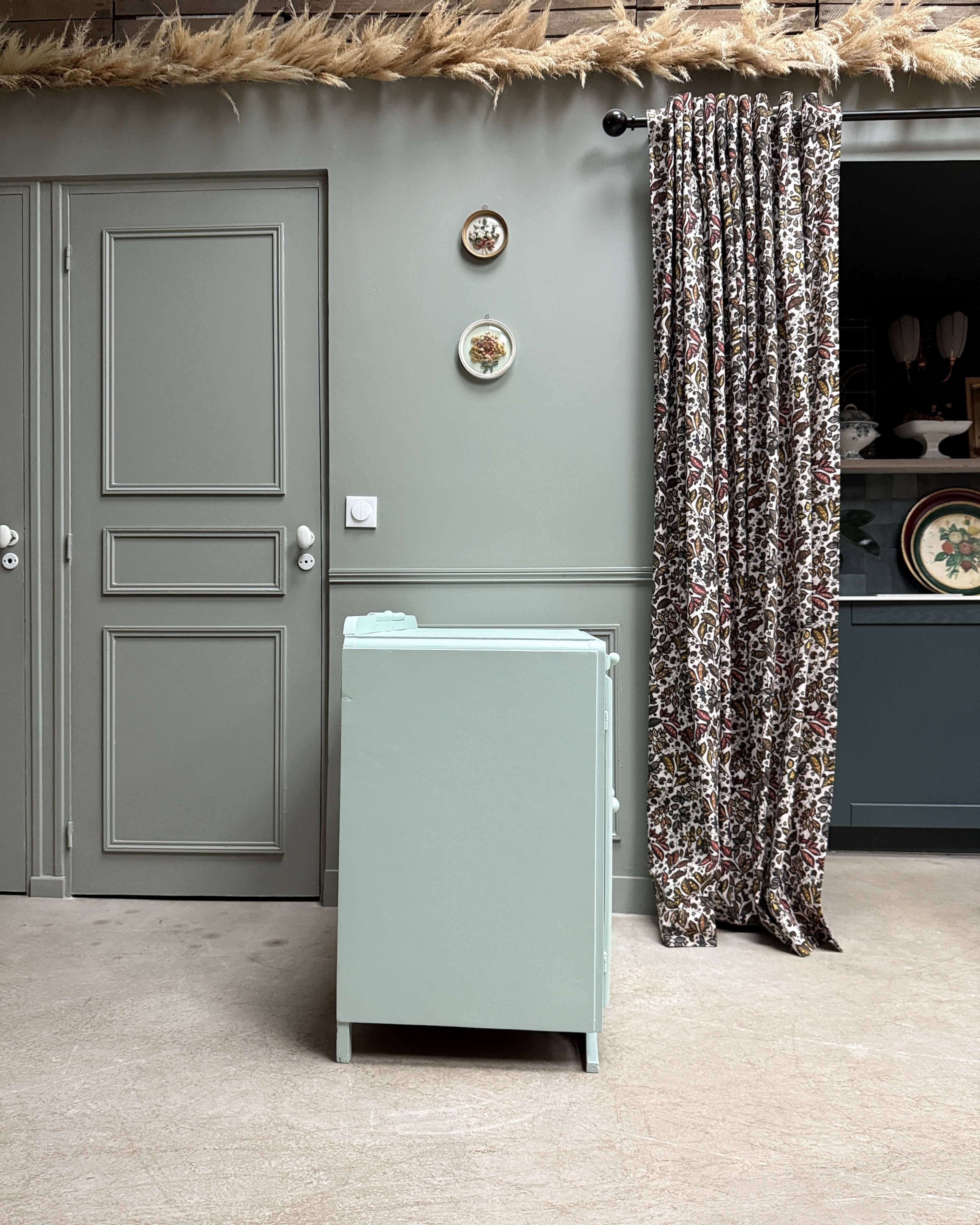 Art Deco chest of drawers