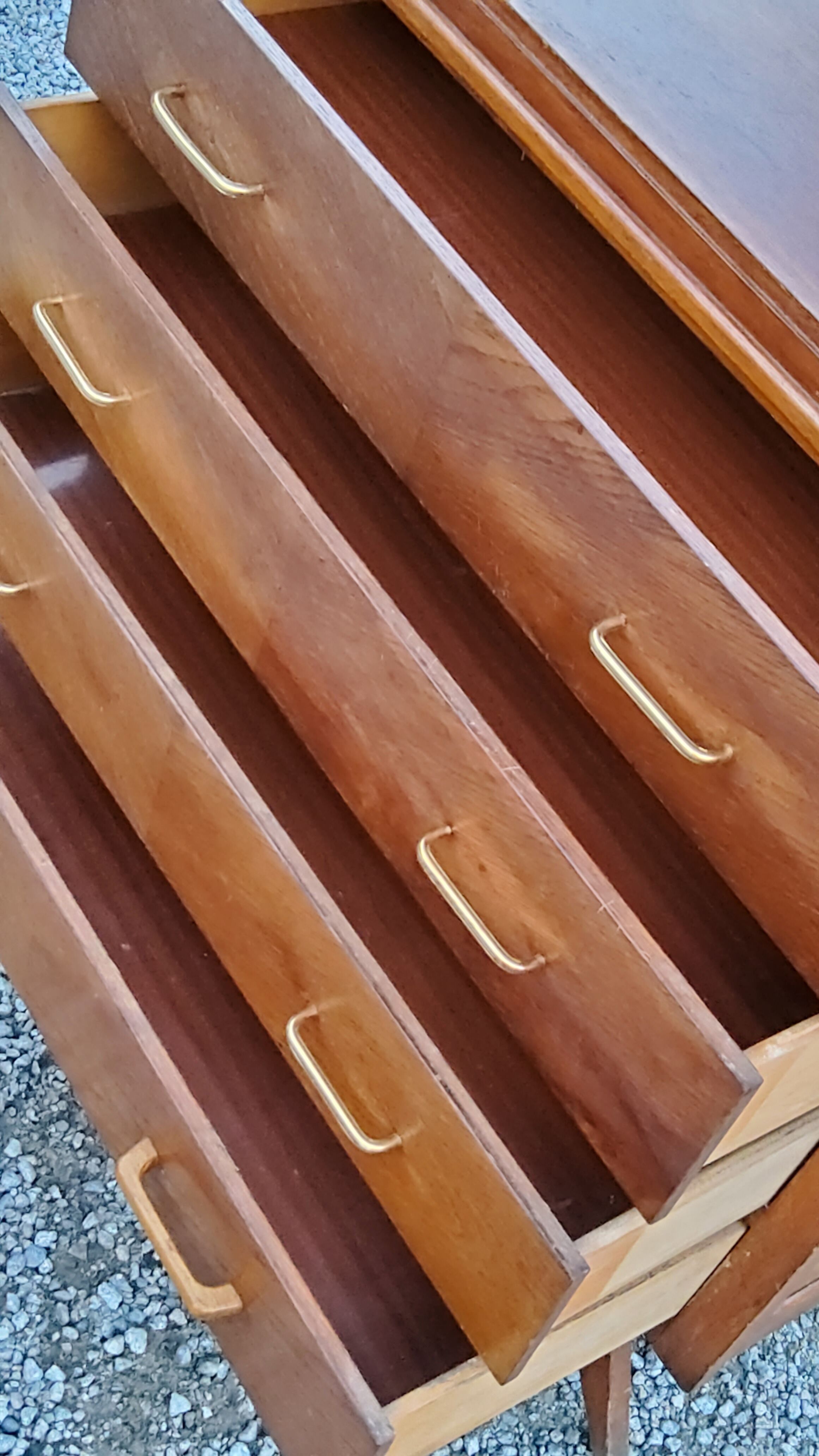 Chest of drawers of the 50s in golden oak compass feet 4 drawers