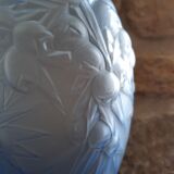 Vase au pin maritime en verre bleu, vers 1930