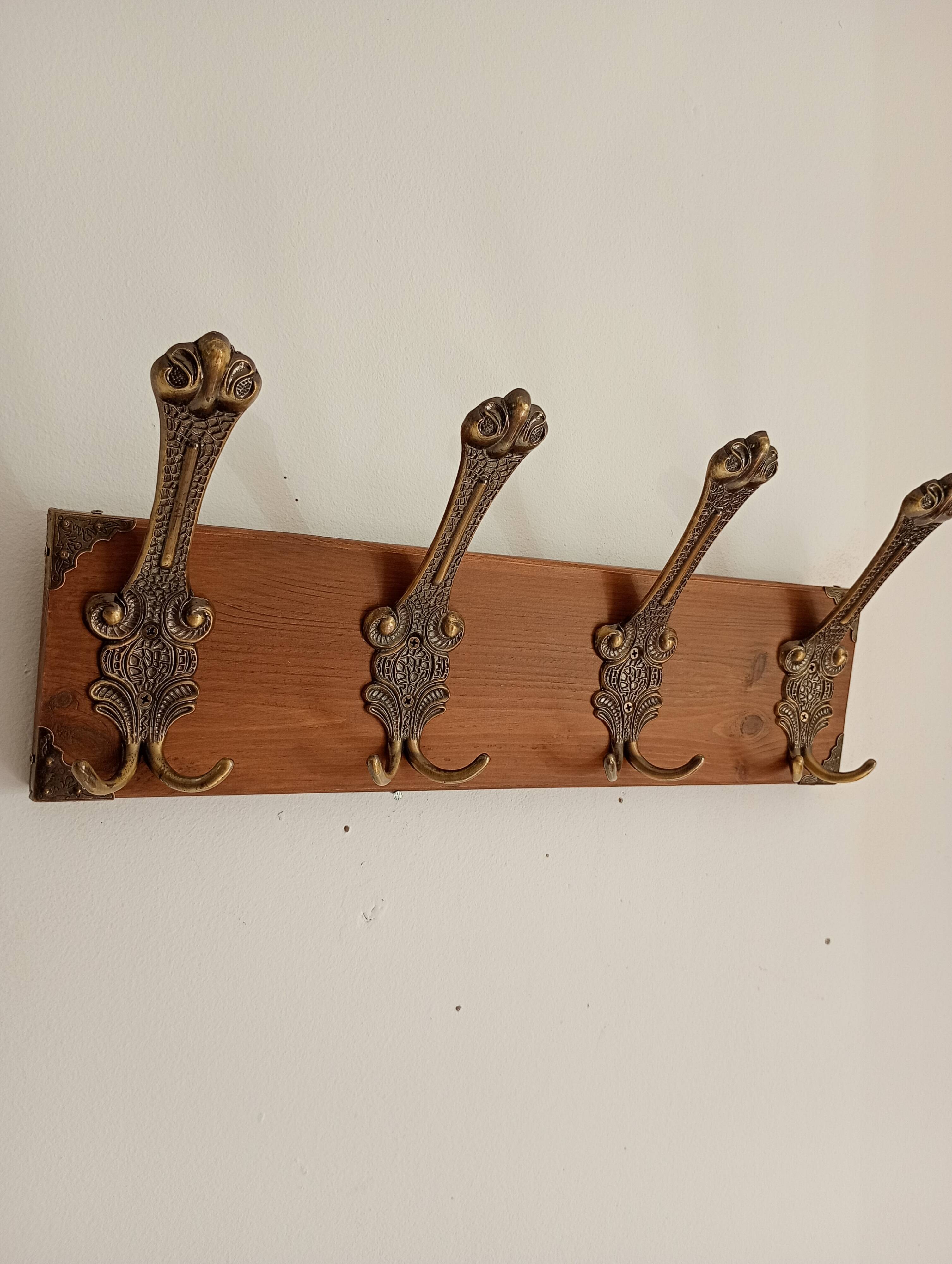 Vintage wall coat rack in patinated wood and metal – 4 double hooks