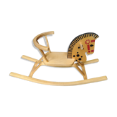 Cheval en bois à bascule