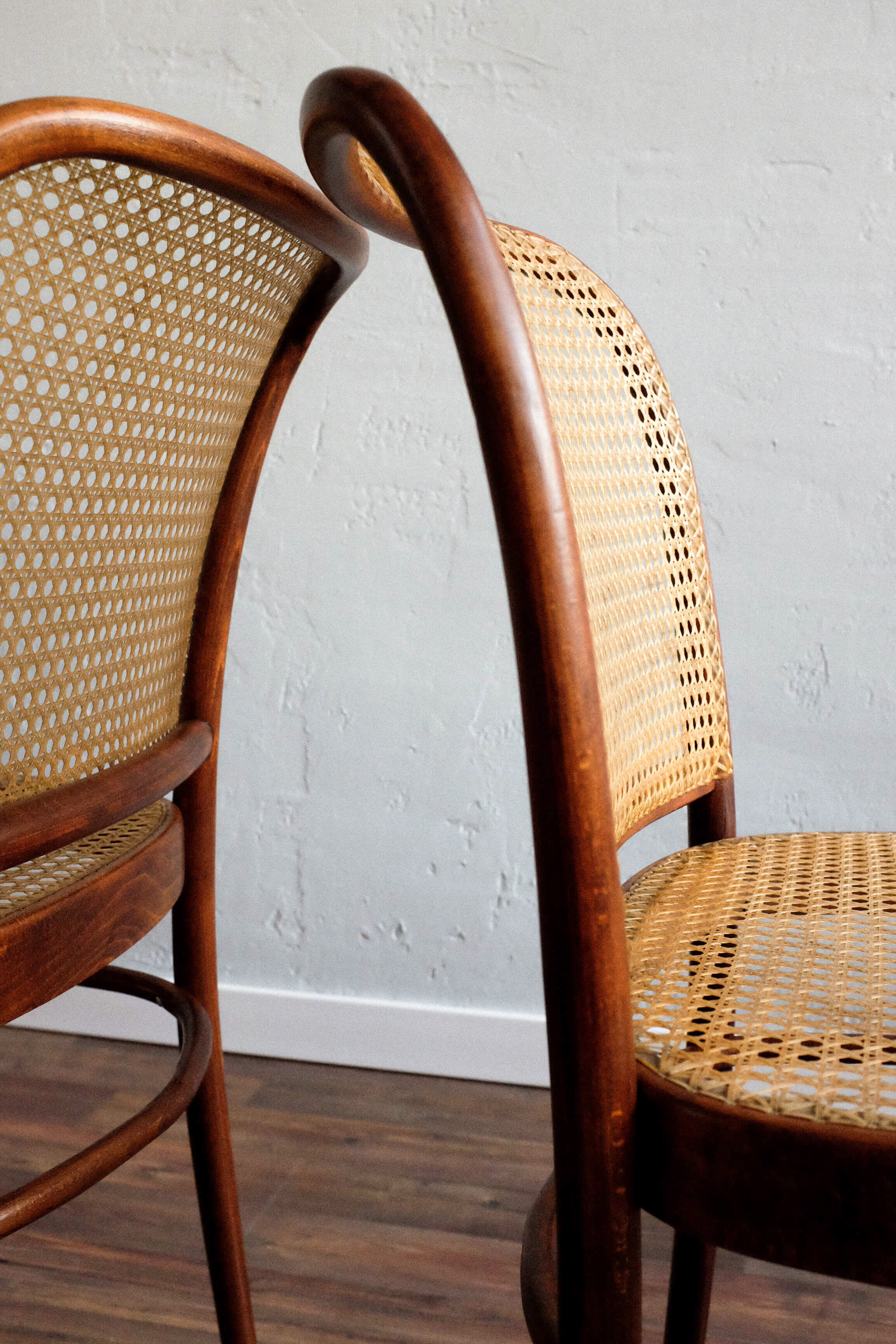 Ensemble de 2 chaises par Josef Hoffmann pour TON, modèle 811, années 1970