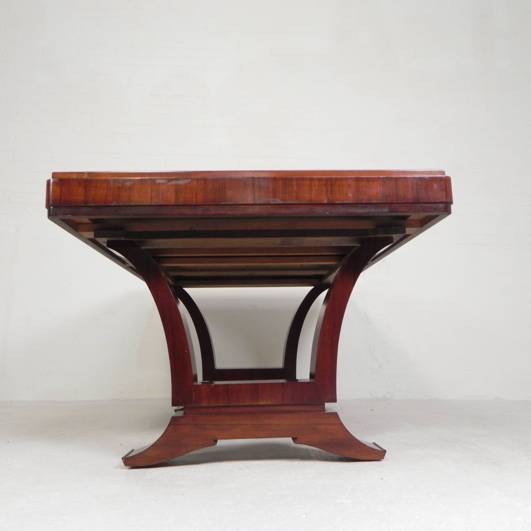 Art Deco dining table, rosewood veneer, extendable up to 248 cm, 1930s.