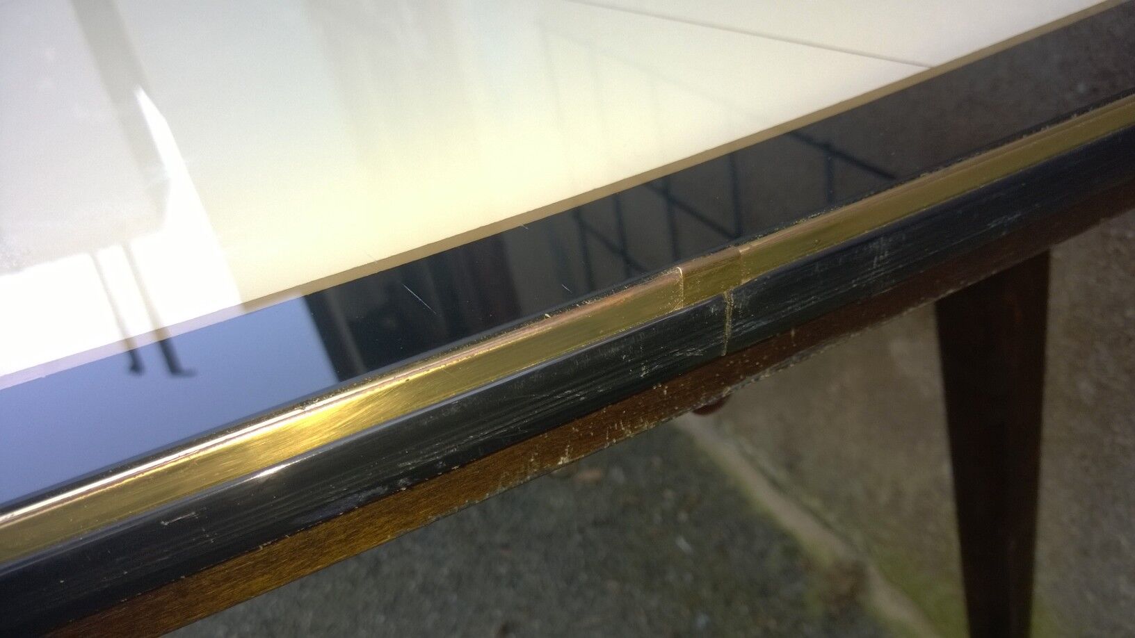 Extensible table of the 50s