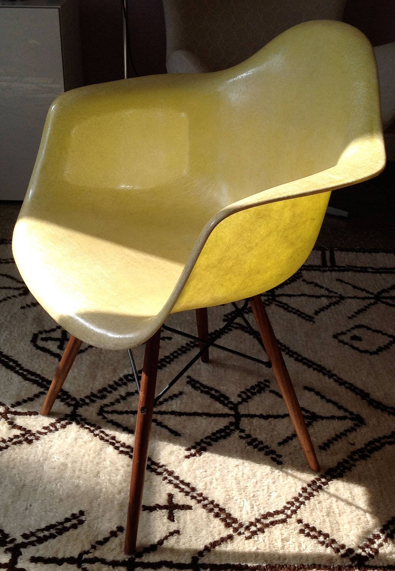 CHARLES EAMES _ ZENITH ARMCHAIR EDITION
