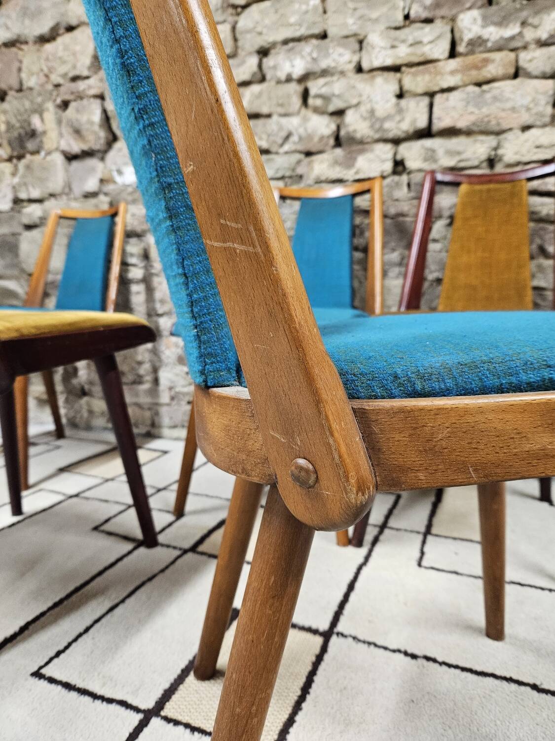 Set of 5 vintage spindle foot bistro chairs 1960"