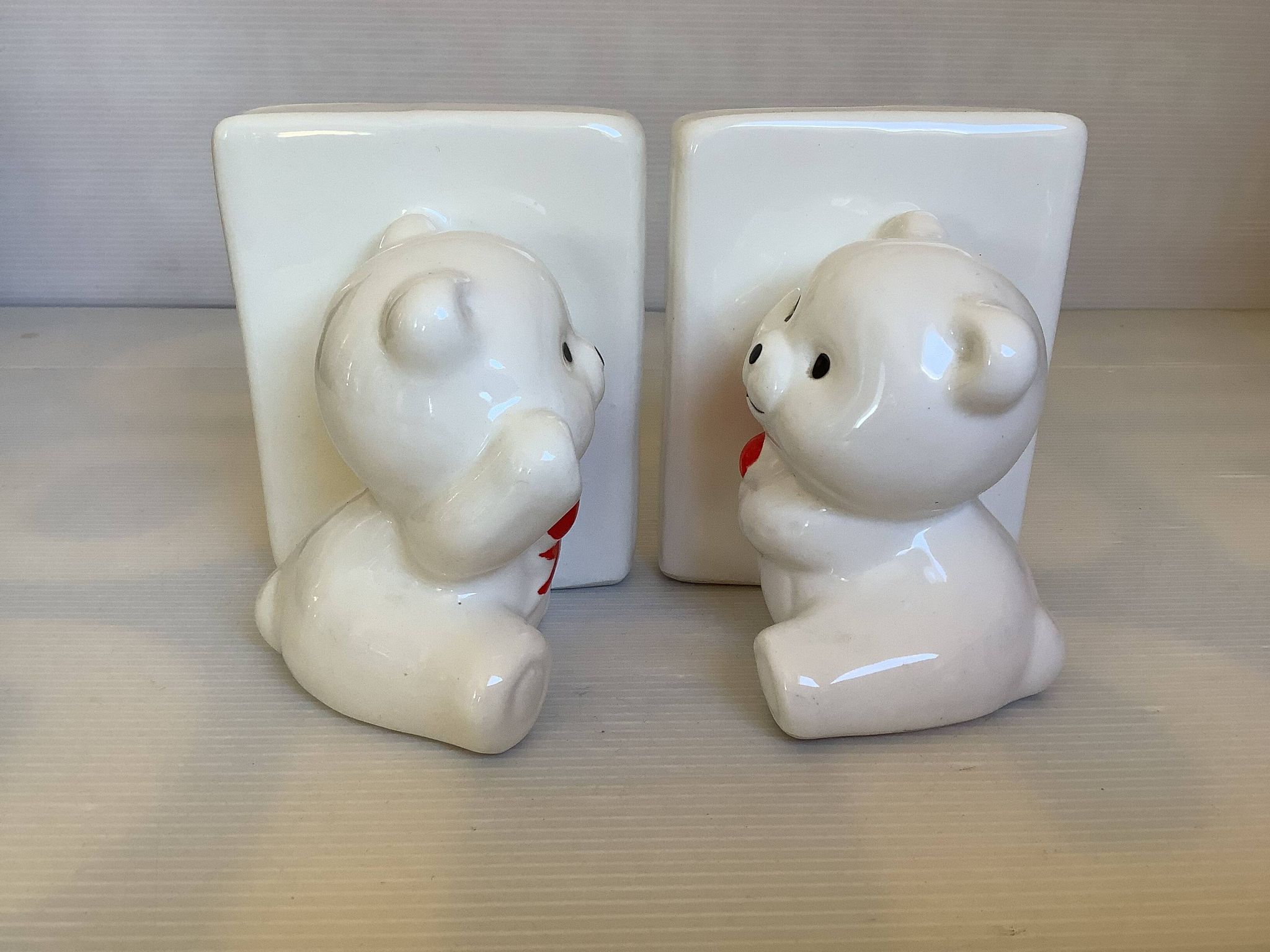 Pair of polar bear bookends