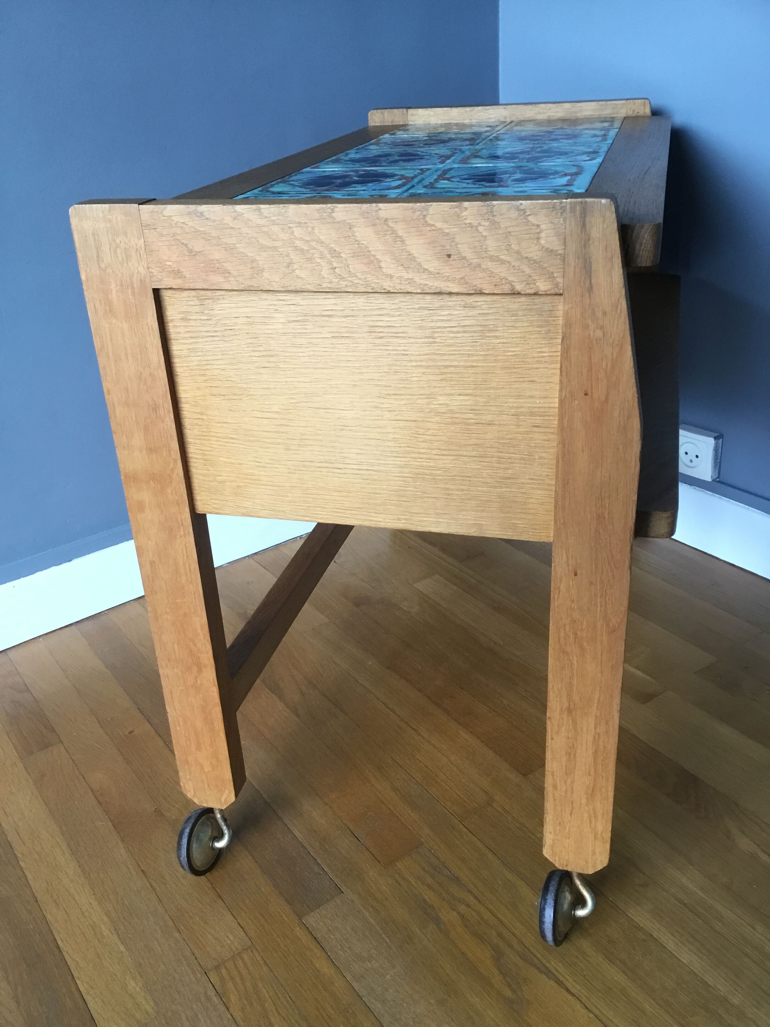 Table by Guillerme and Chambron