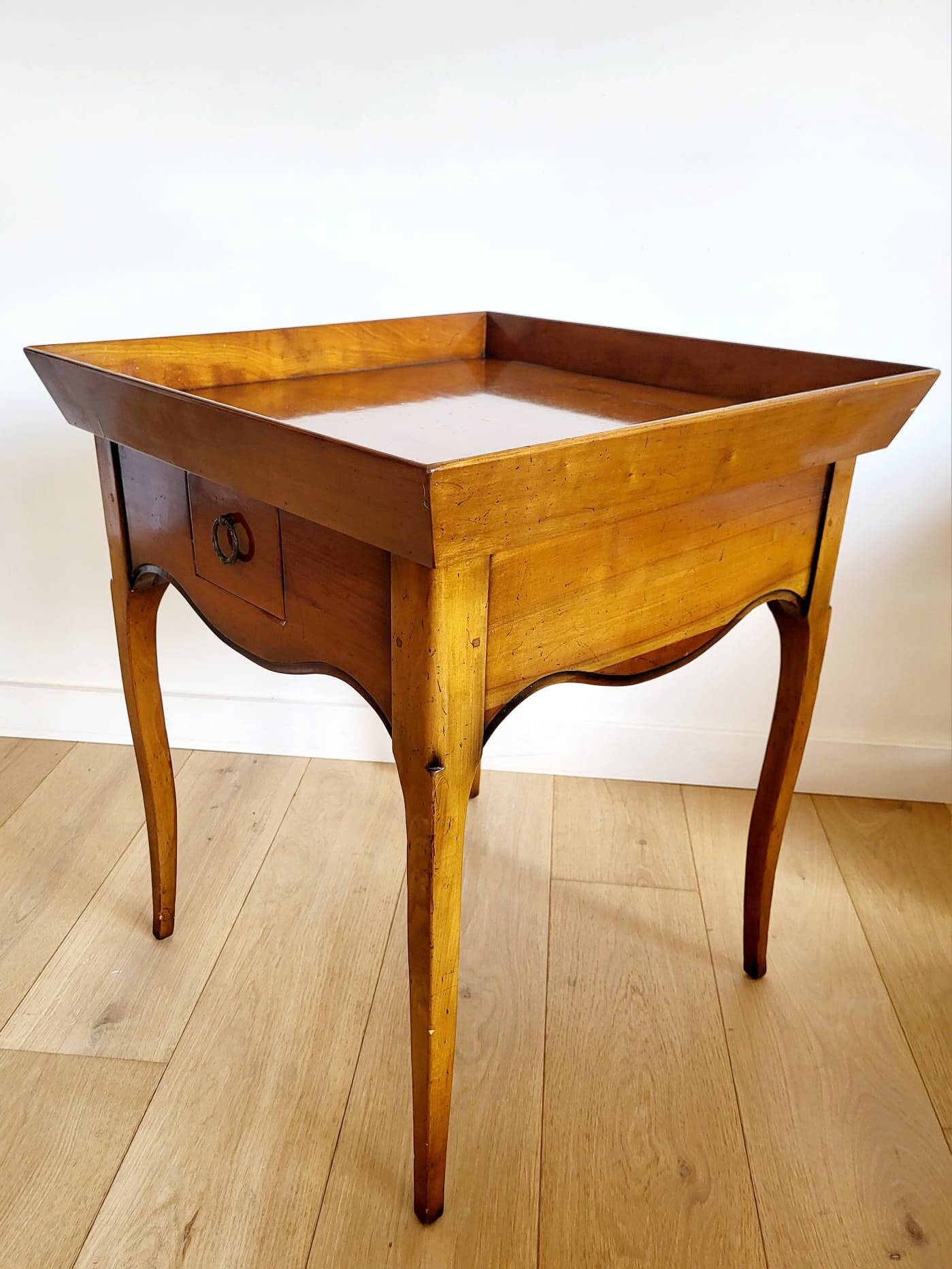 Bijzettafel of butlertafel, kersenhout, Frankrijk