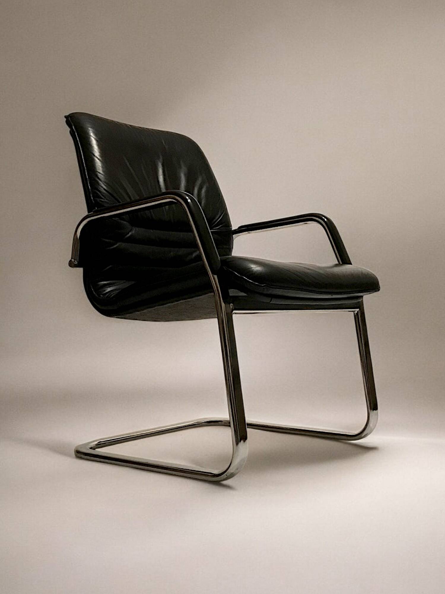 Black leather and chrome steel office chair, Italy 1990