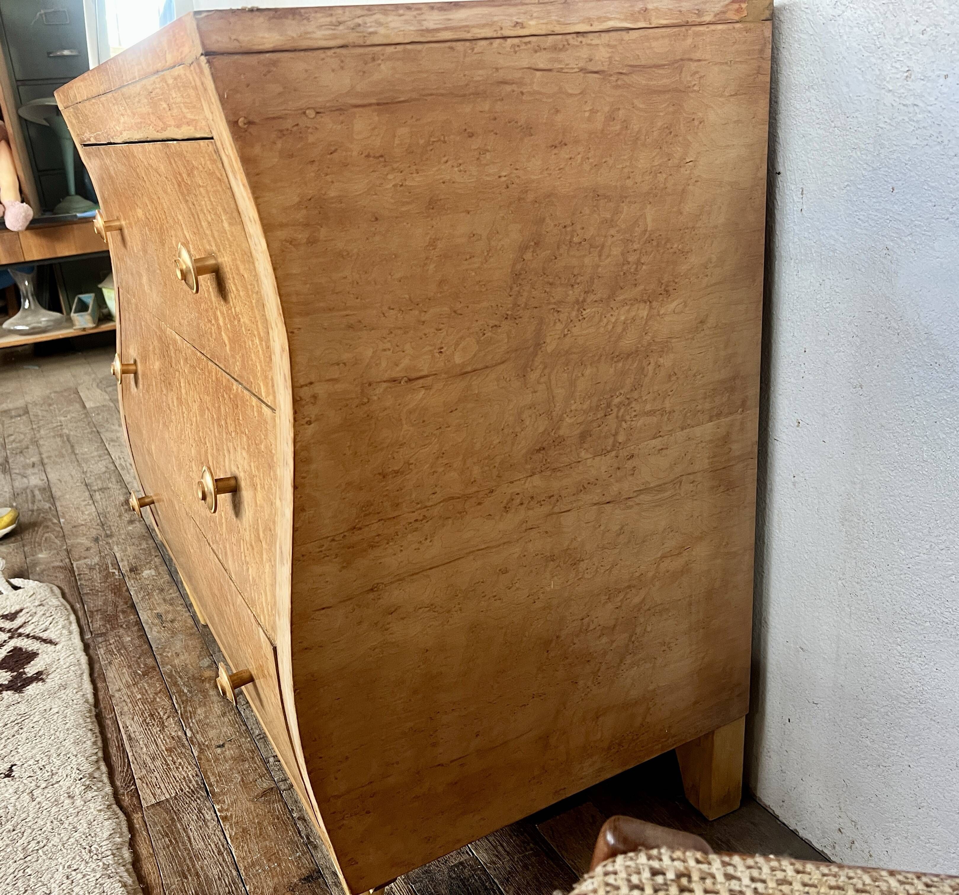 Vintage Art Deco chest of drawers – Curved burl wood front
