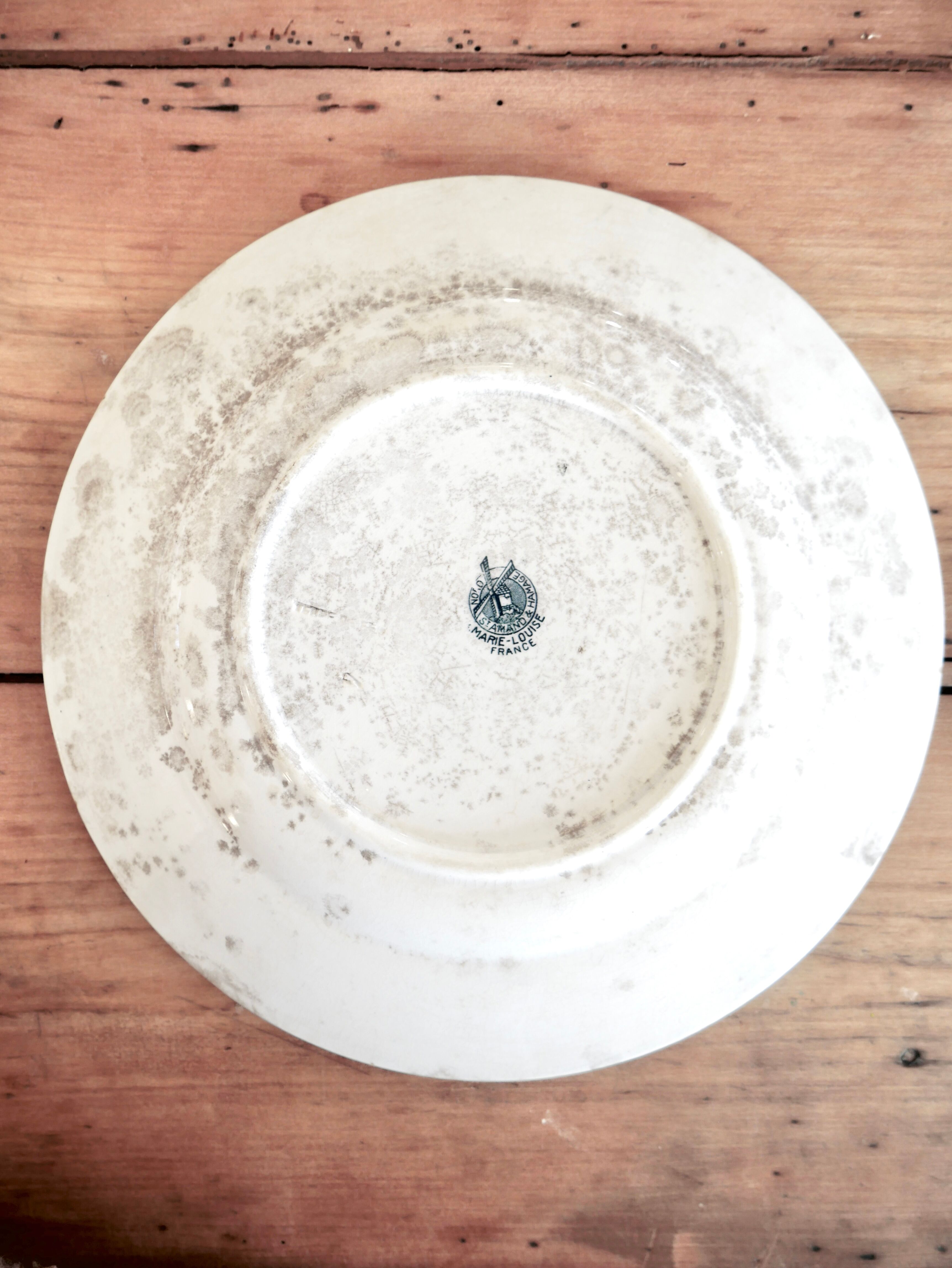 Serving dish iron land St Amand