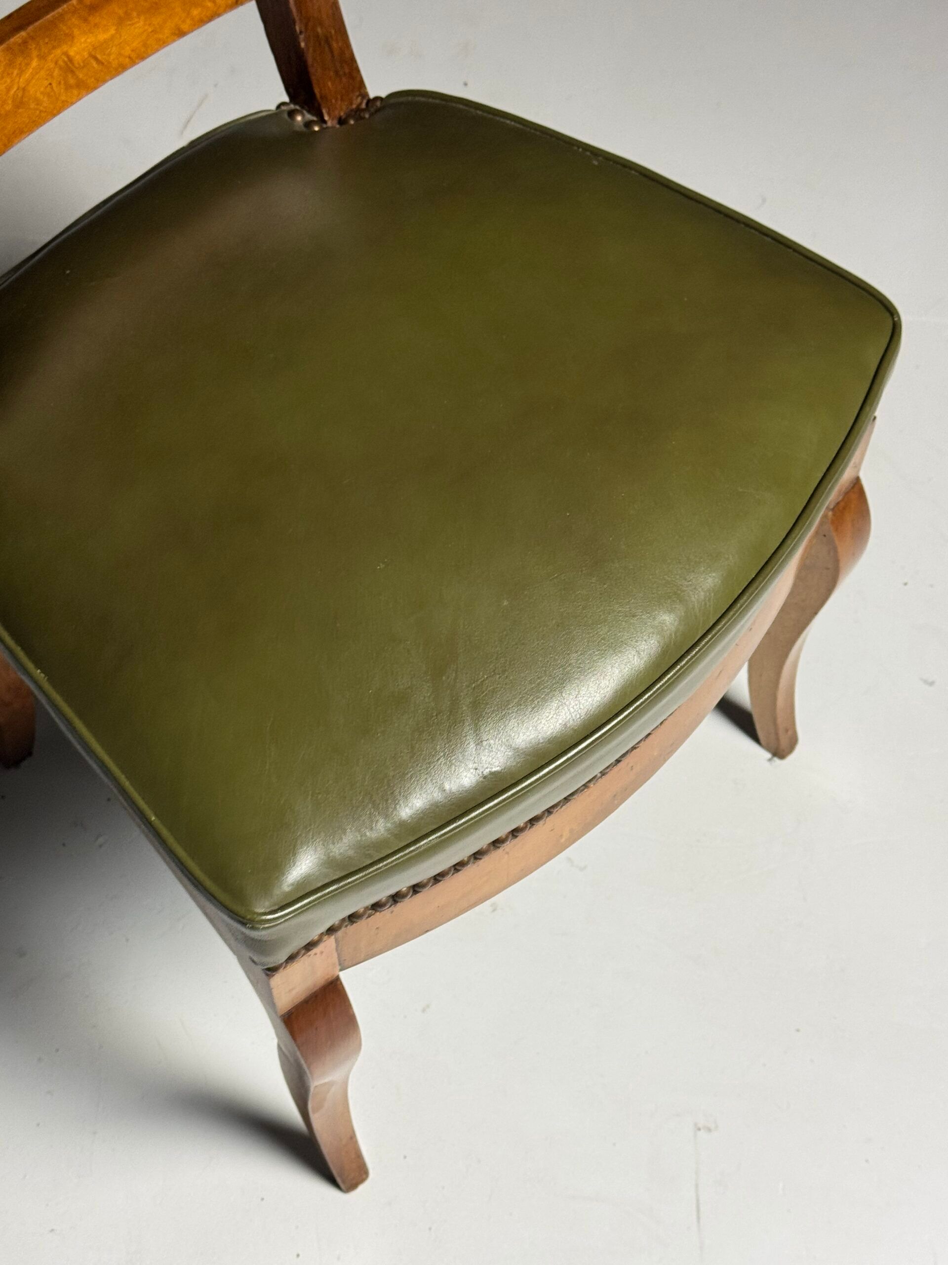 Set of 5 dining chairs