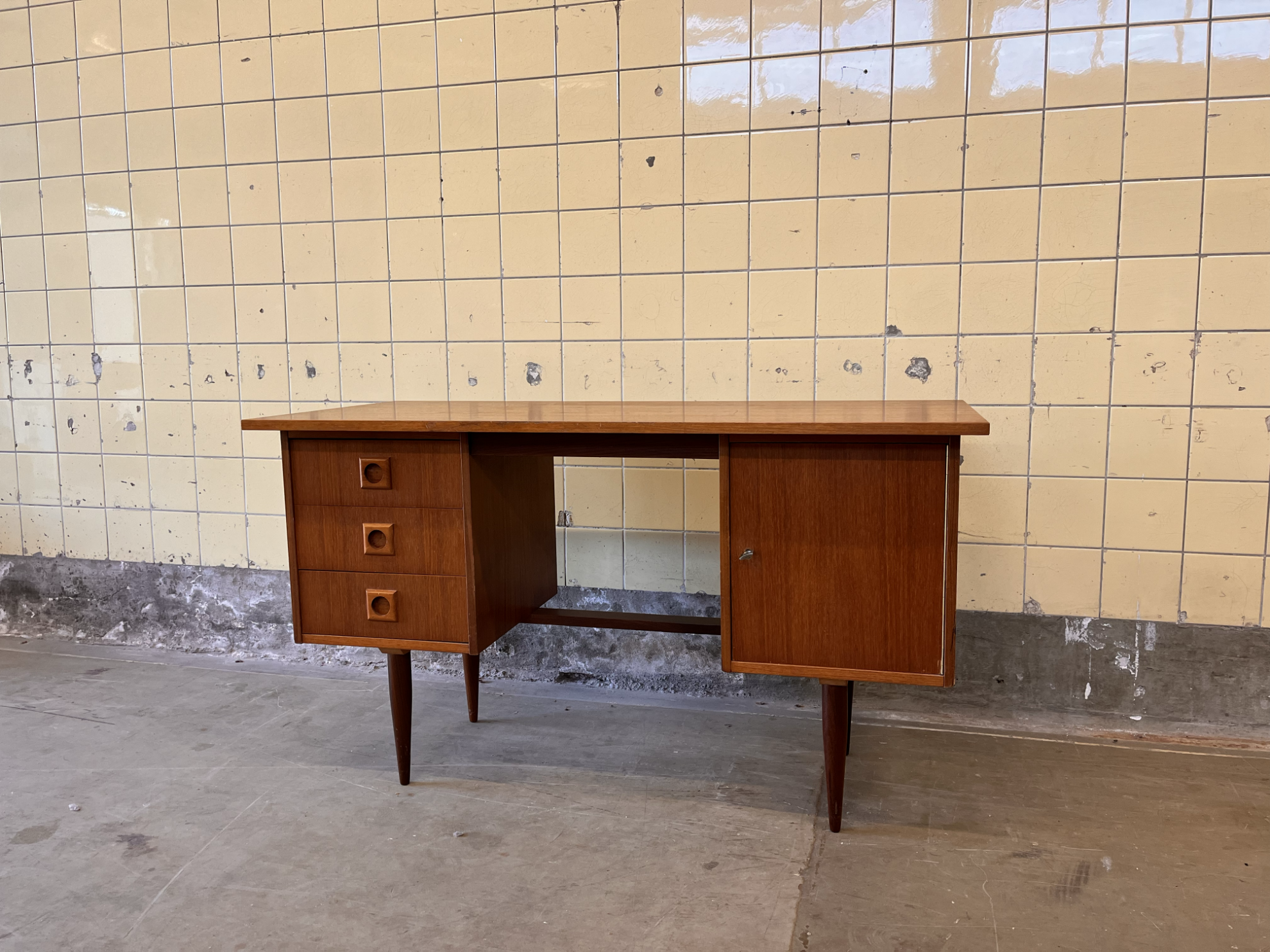 Bureau en teck vintage