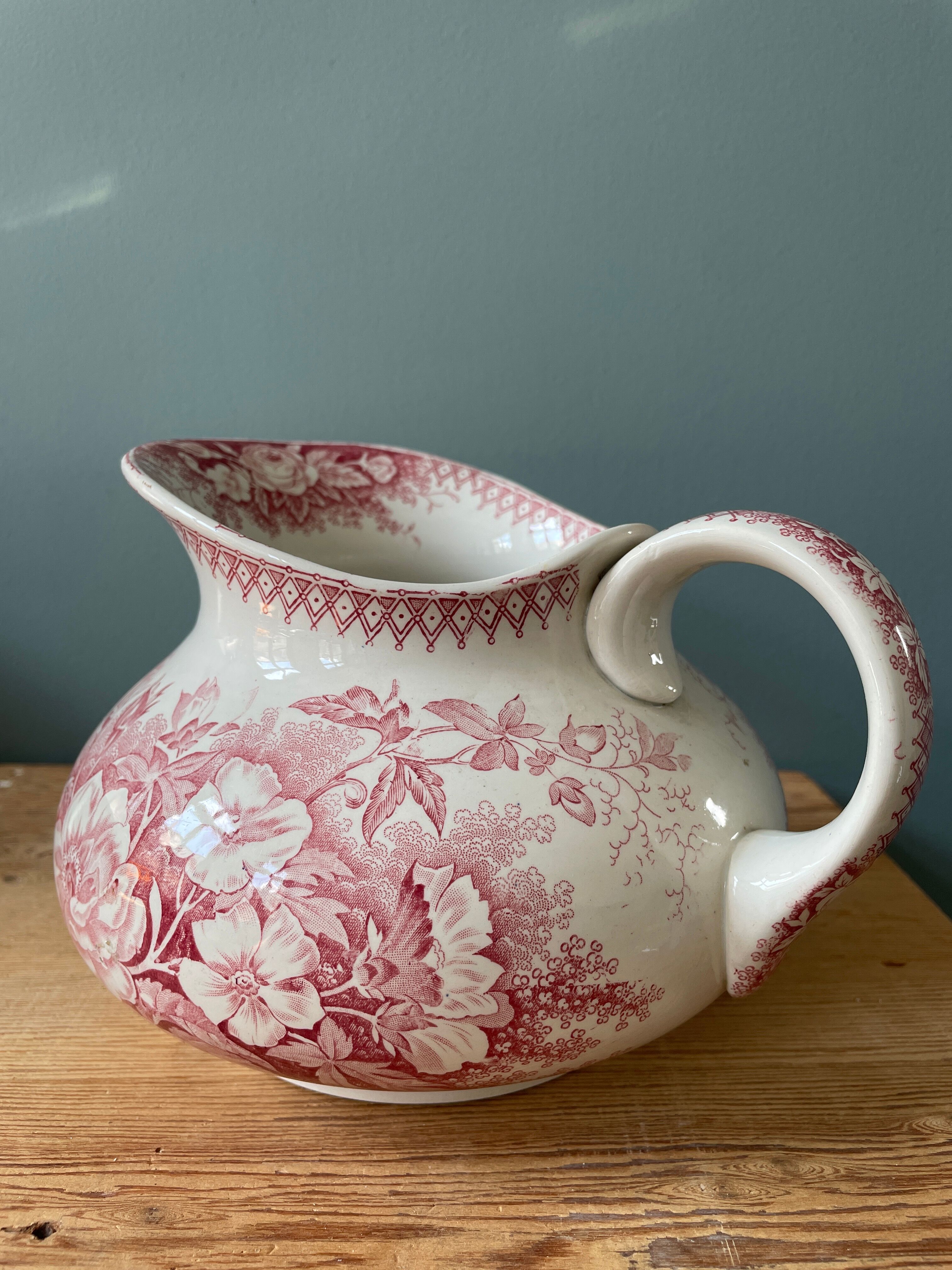 Water pitcher Sarreguemines 1900, model Planter