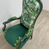 Louis XV armchair in embroidered velvet and jungle, renovated.