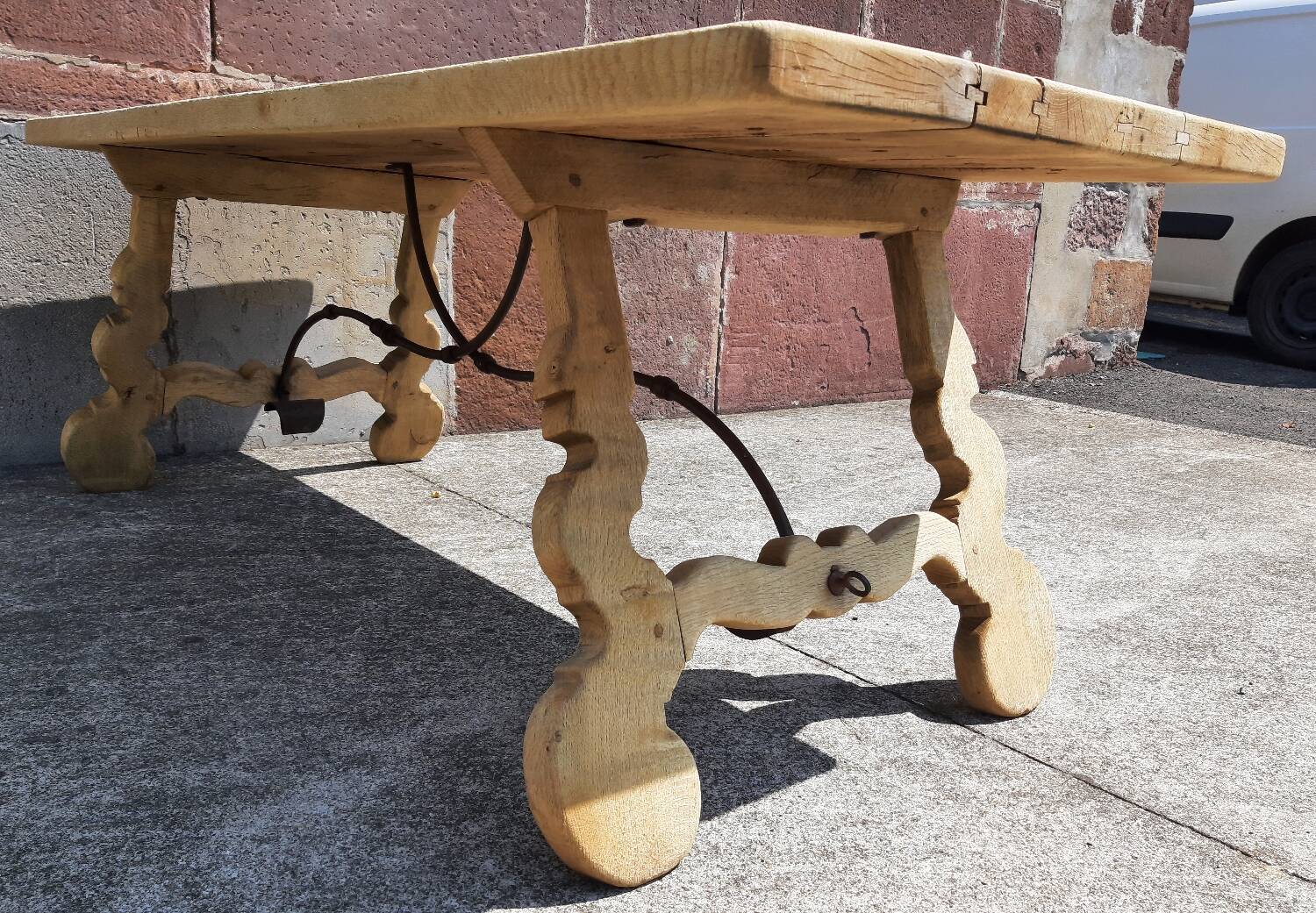 Oak farmhouse table with lyre legs. (Spanish table)