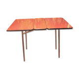 Folding table