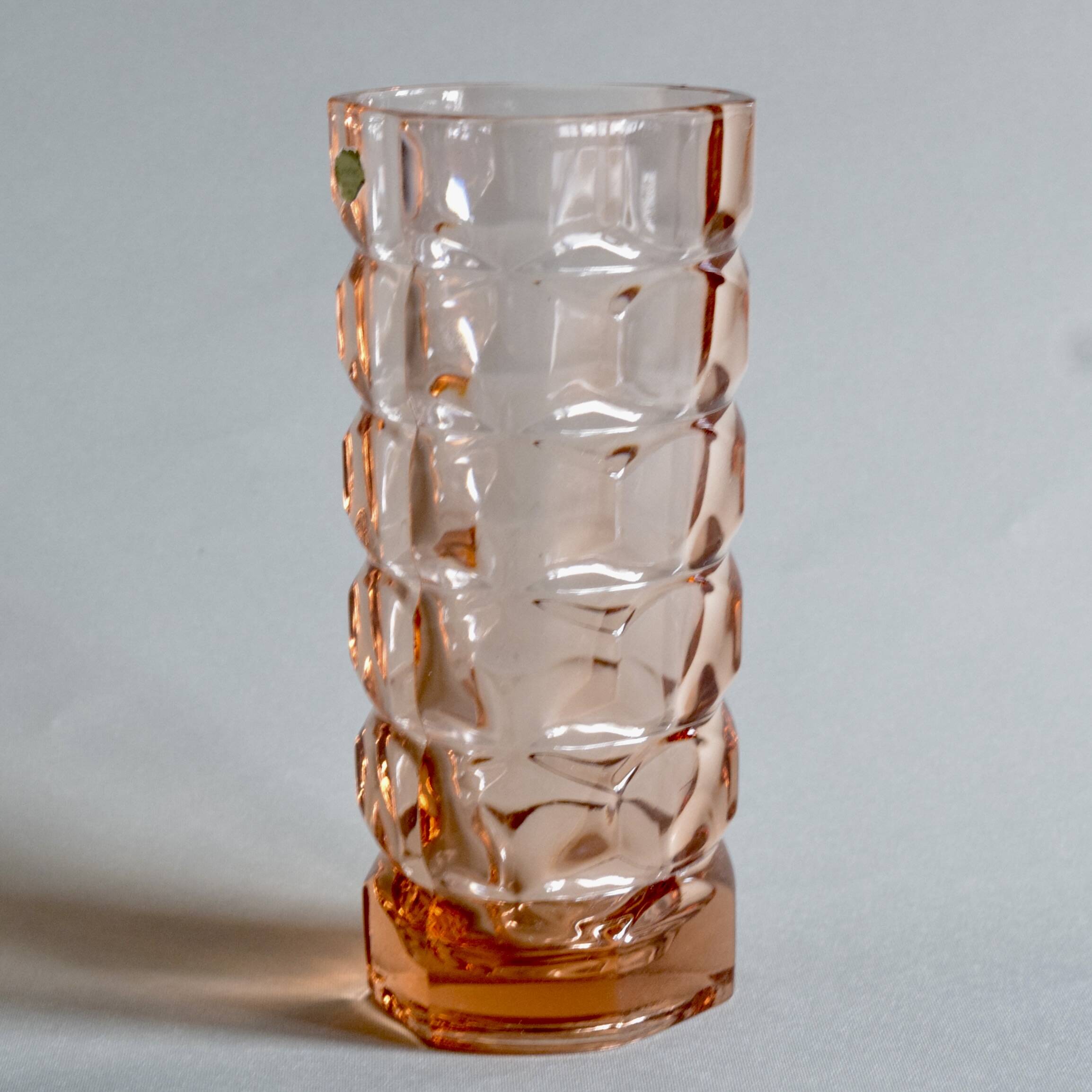Luminarc - Small vintage depression pink Windsor vase