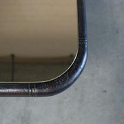 Table basse plateau miroir et cuir