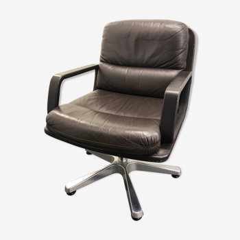 Fauteuil de bureau en cuir marron et aluminium vers 1970