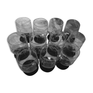 Suite of 11 glasses with engraved glass wine foot of the years 1940 colored foot
