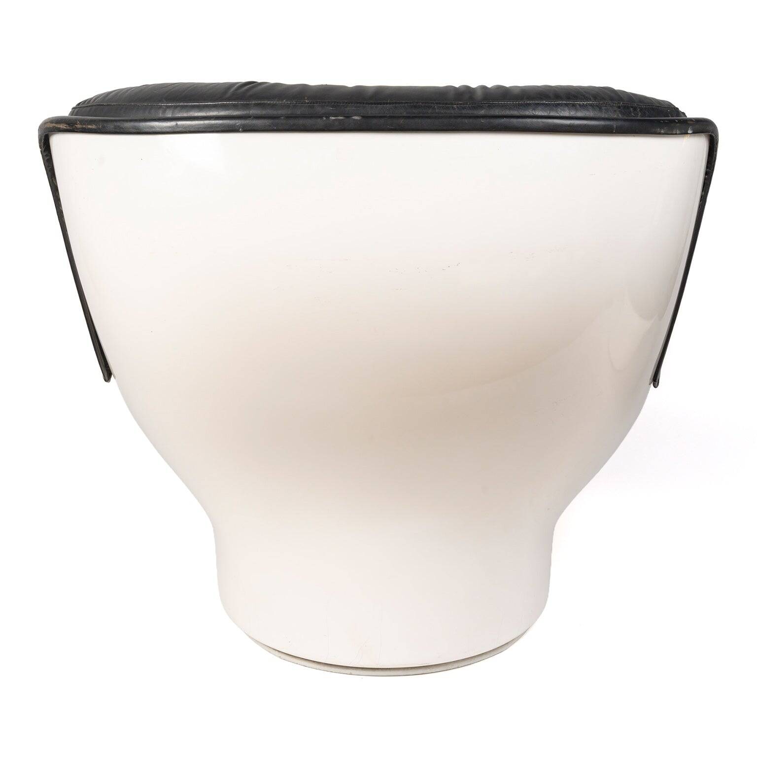 "Karaté" armchair and its ottoman by Michel Cadestin for Airborne, c. 1970