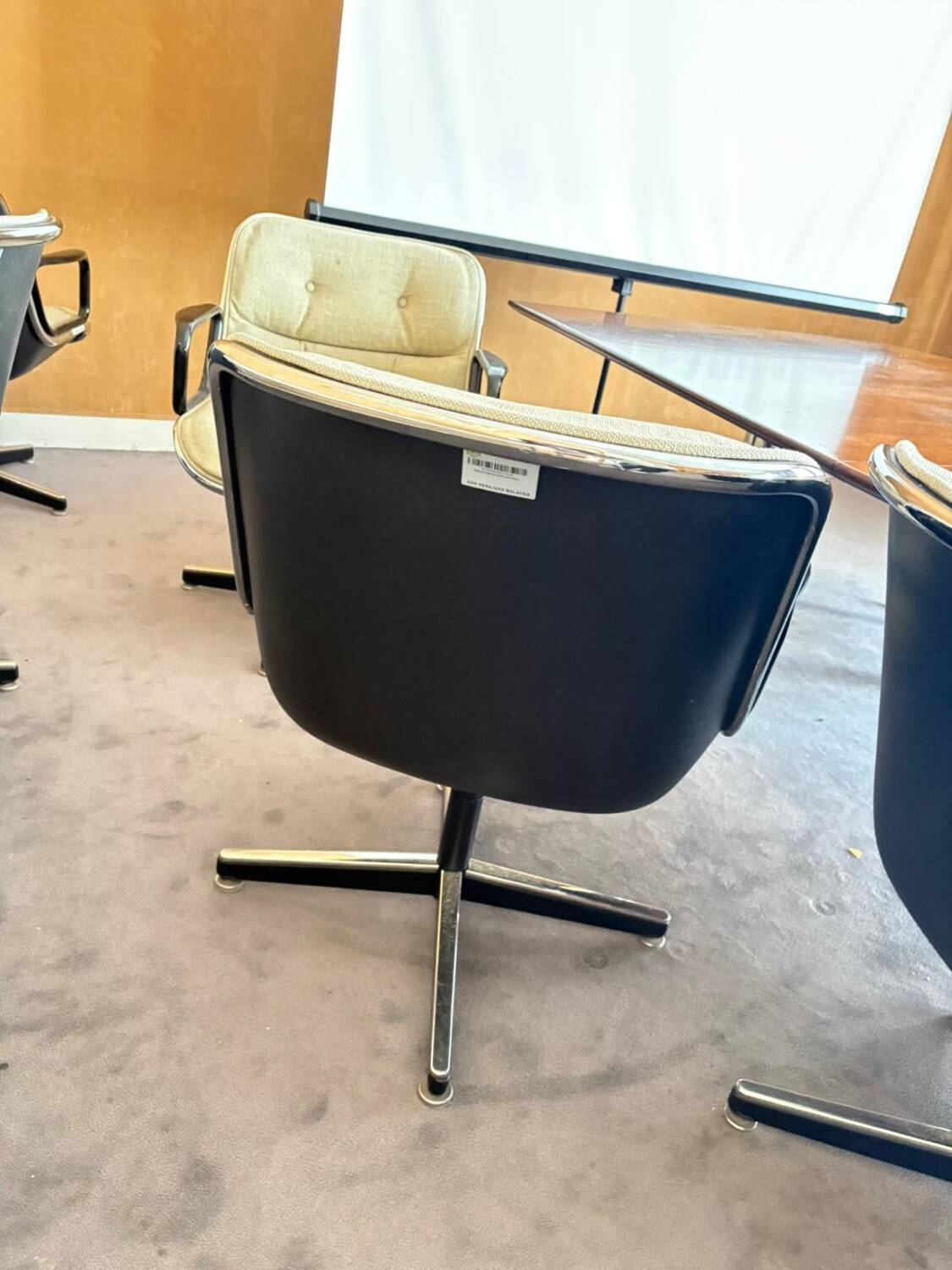 Lot de 4 fauteuils style Charles Pollock pour Knoll