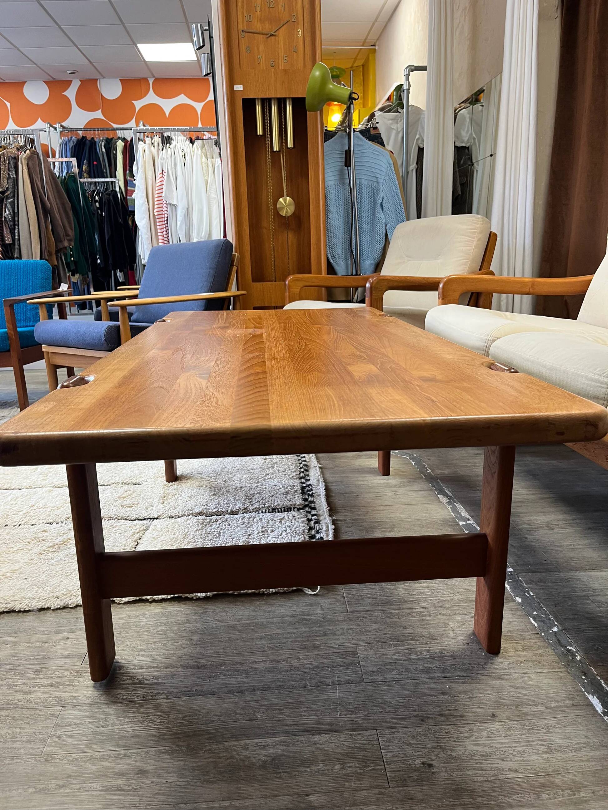 Scandinavian coffee table in solid teak from the 1970s.