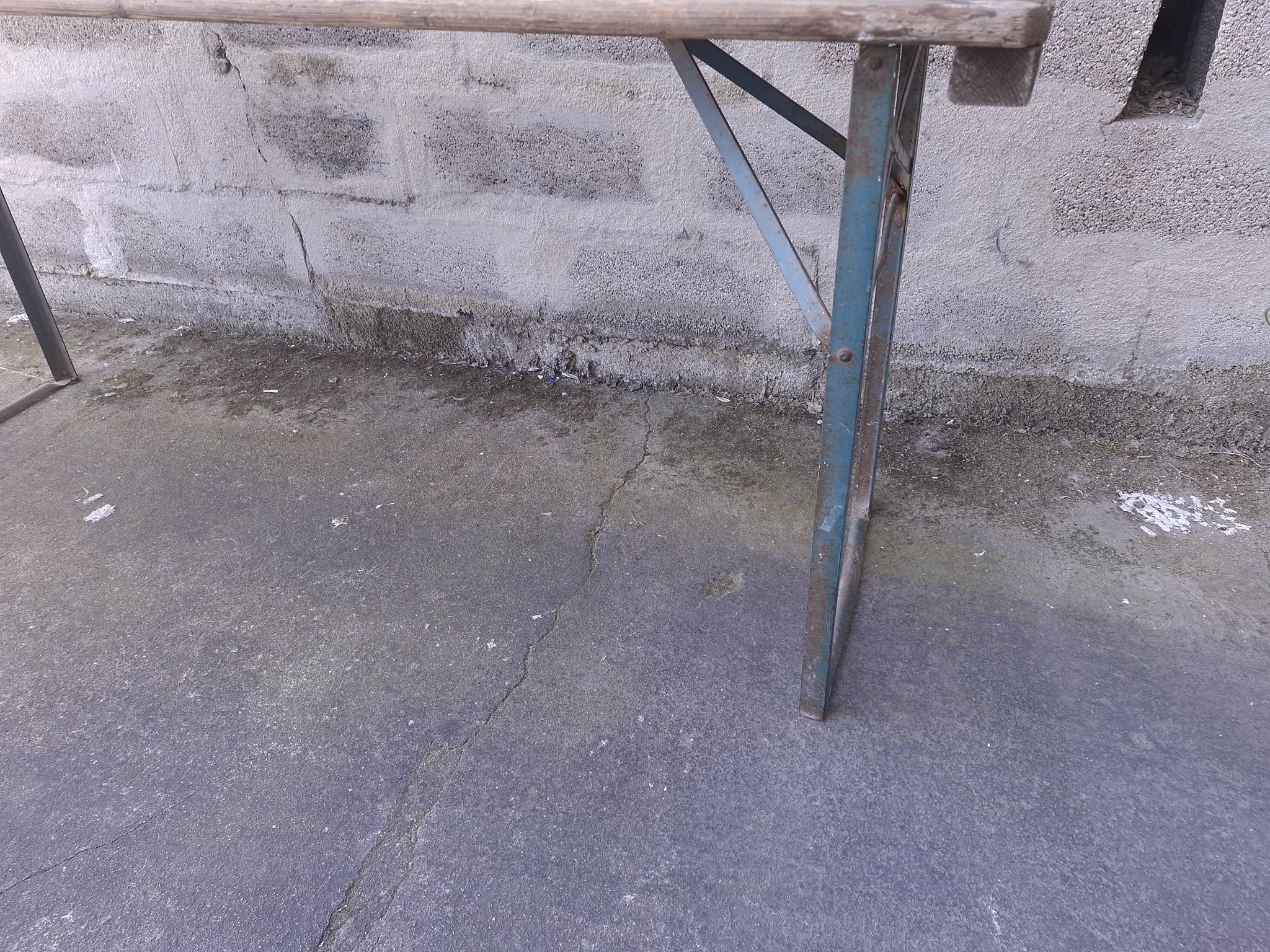 FOLDING BREWER'S TABLE