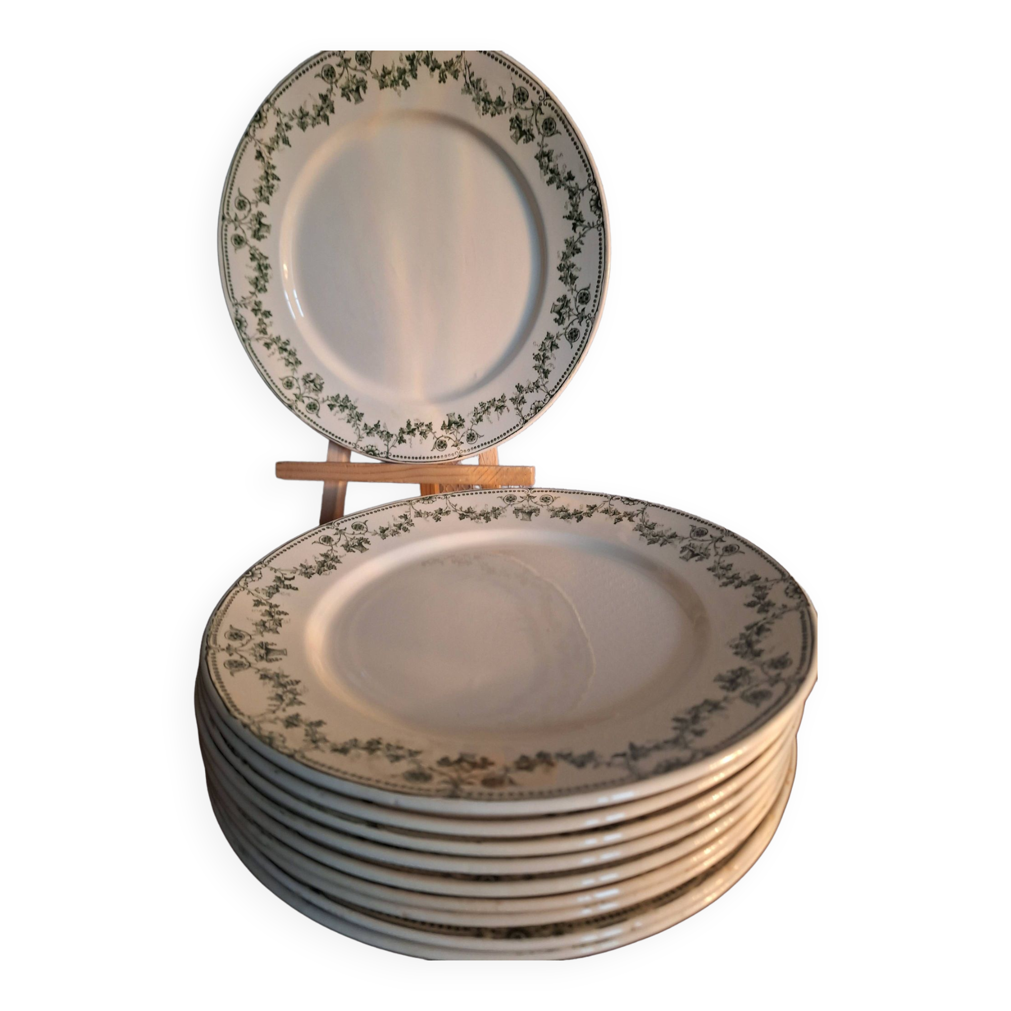 Faience de Badonviller série de 9 assiettes plates modèle CHAMPAGNE