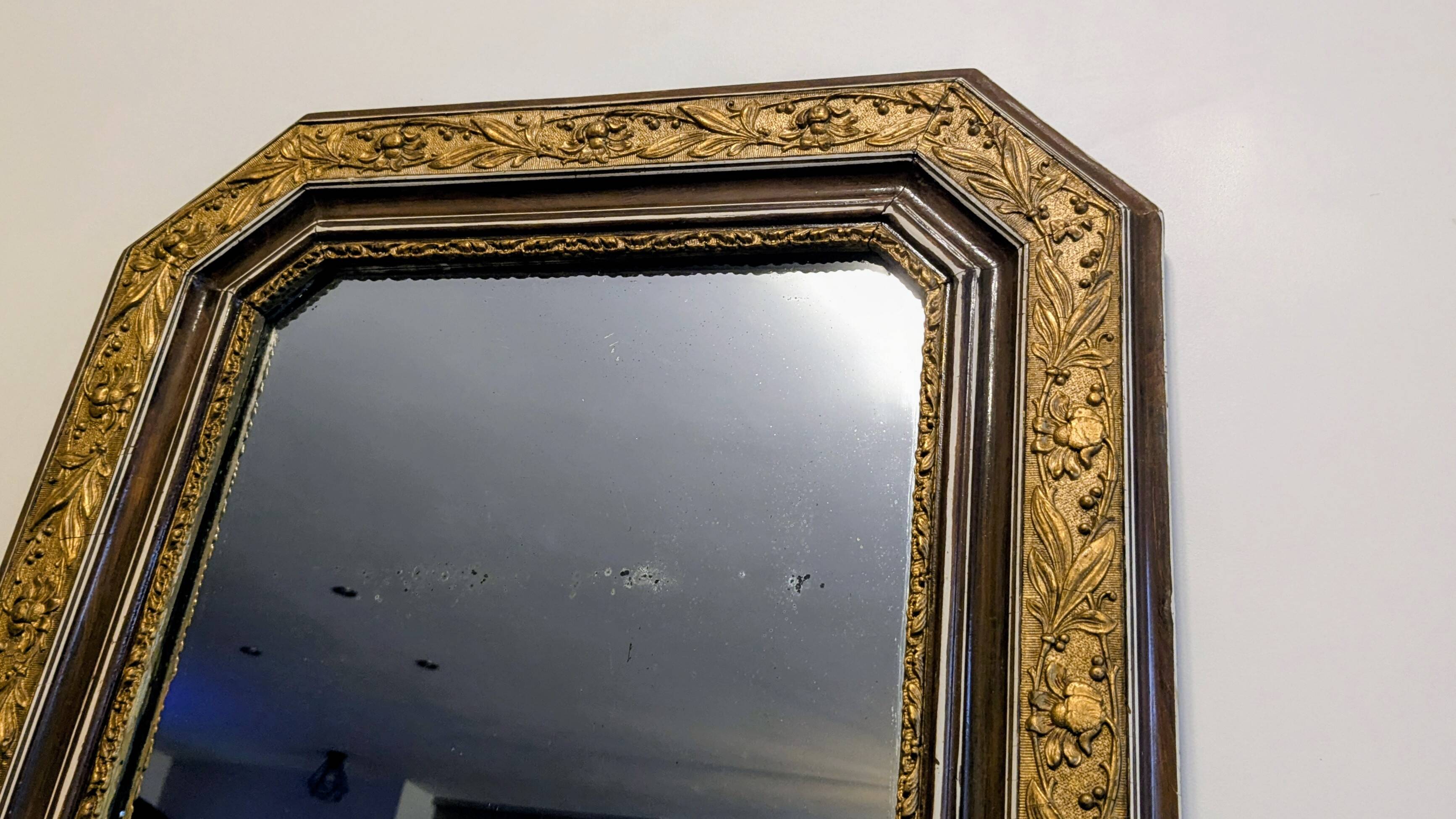 Antique gilt mirror with beveled corners, 70 x 51 cm – Chic decor