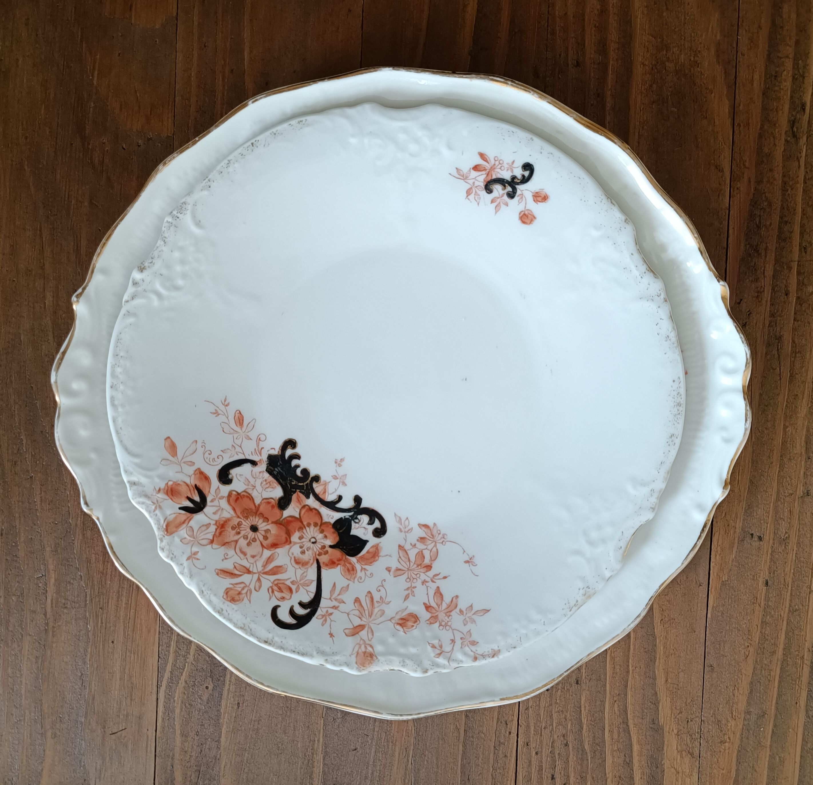 Two porcelain cake dishes