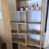 Expandable bookcase from the brand "Made"