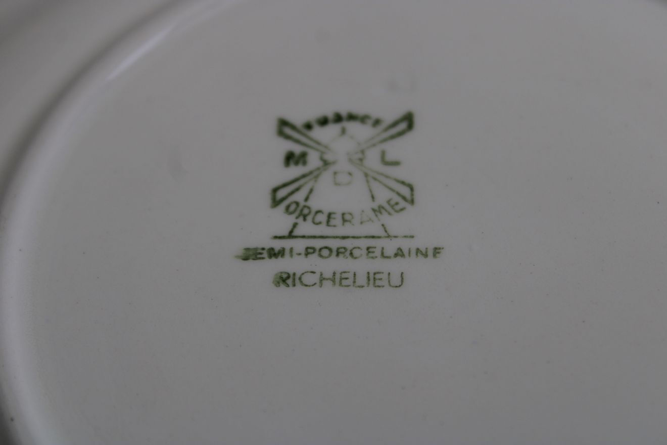 Set of 6 dessert plates