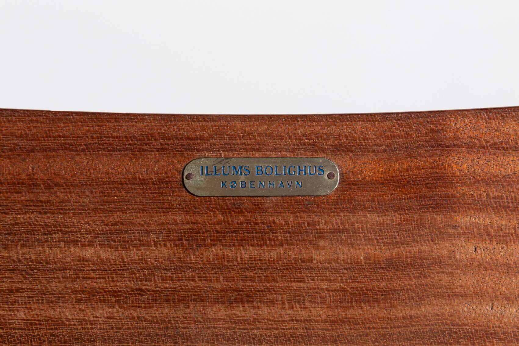 Étagère-console murale danoise moderne du milieu du siècle par Frode Holm pour Illums Bolig
