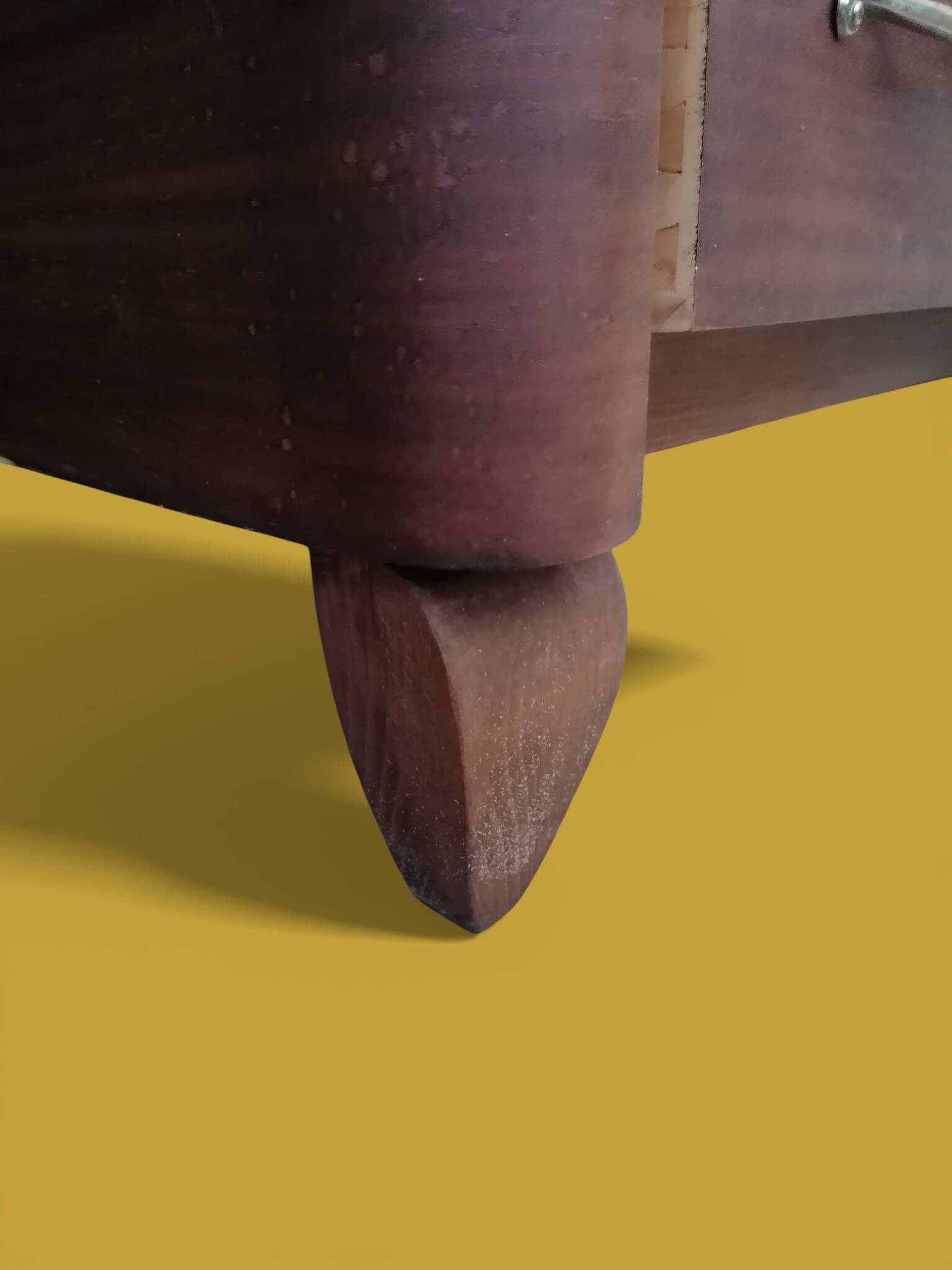 Small wooden veneer Art Deco chest of drawers.