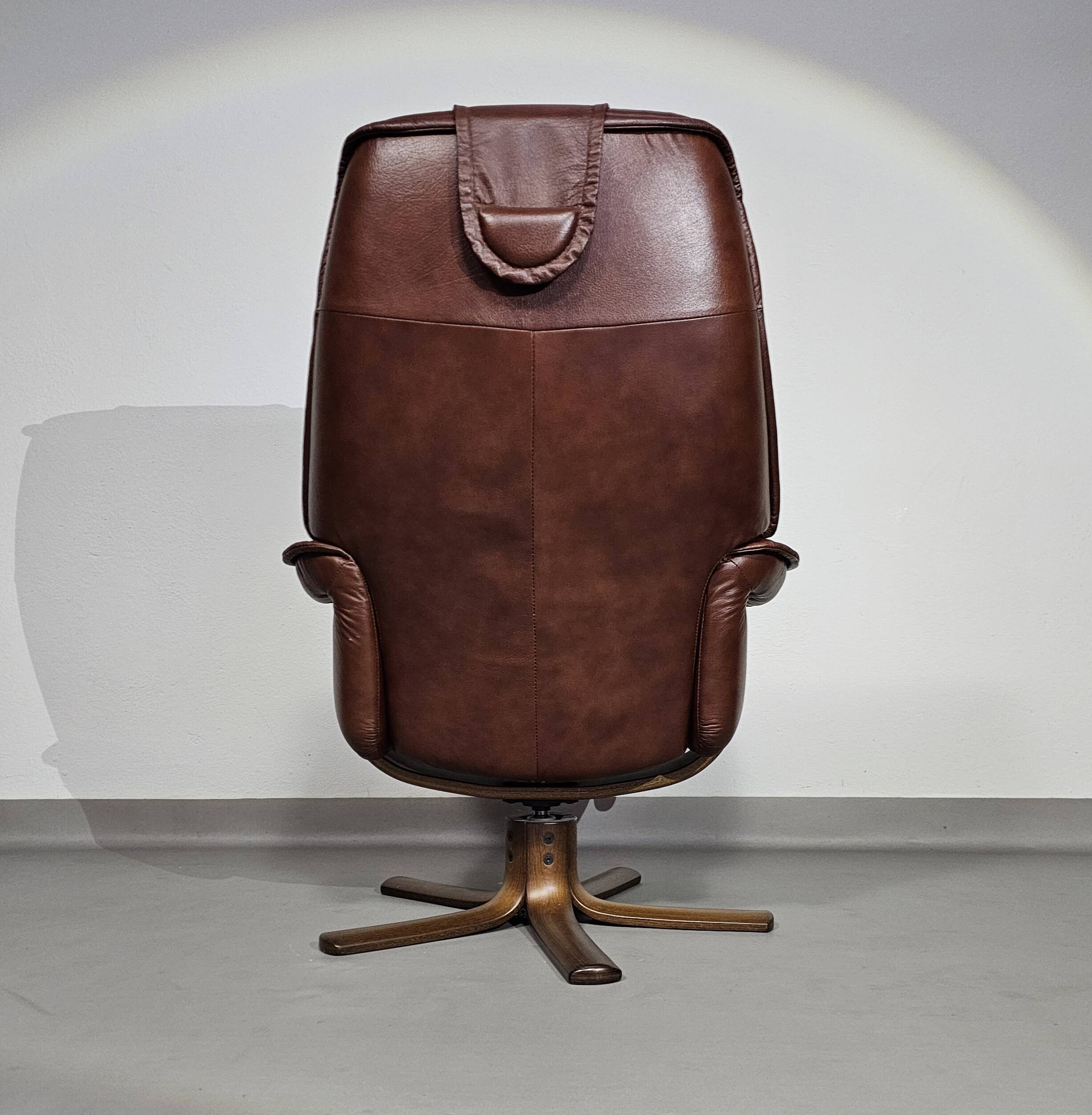 Relax / lounge chair / ottoman / Hjellegjerde Møbel / Sweden Recliner