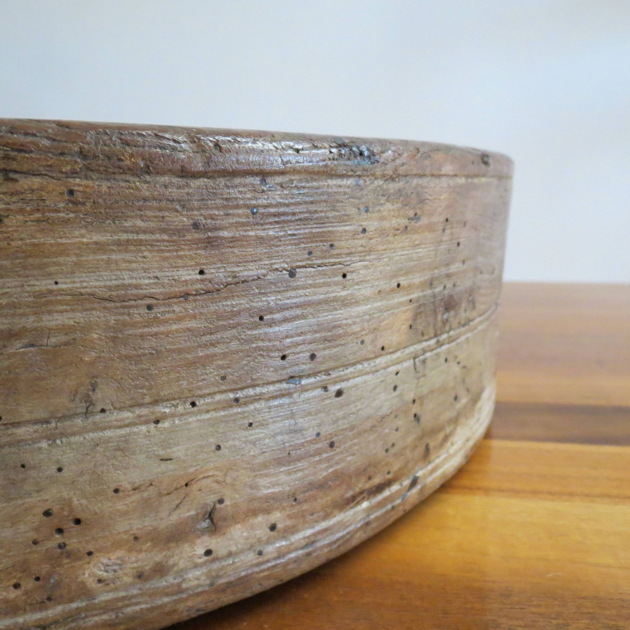 Antique 19th Century Large English Elm Wooden Straight Sided Dairy Wash Bow