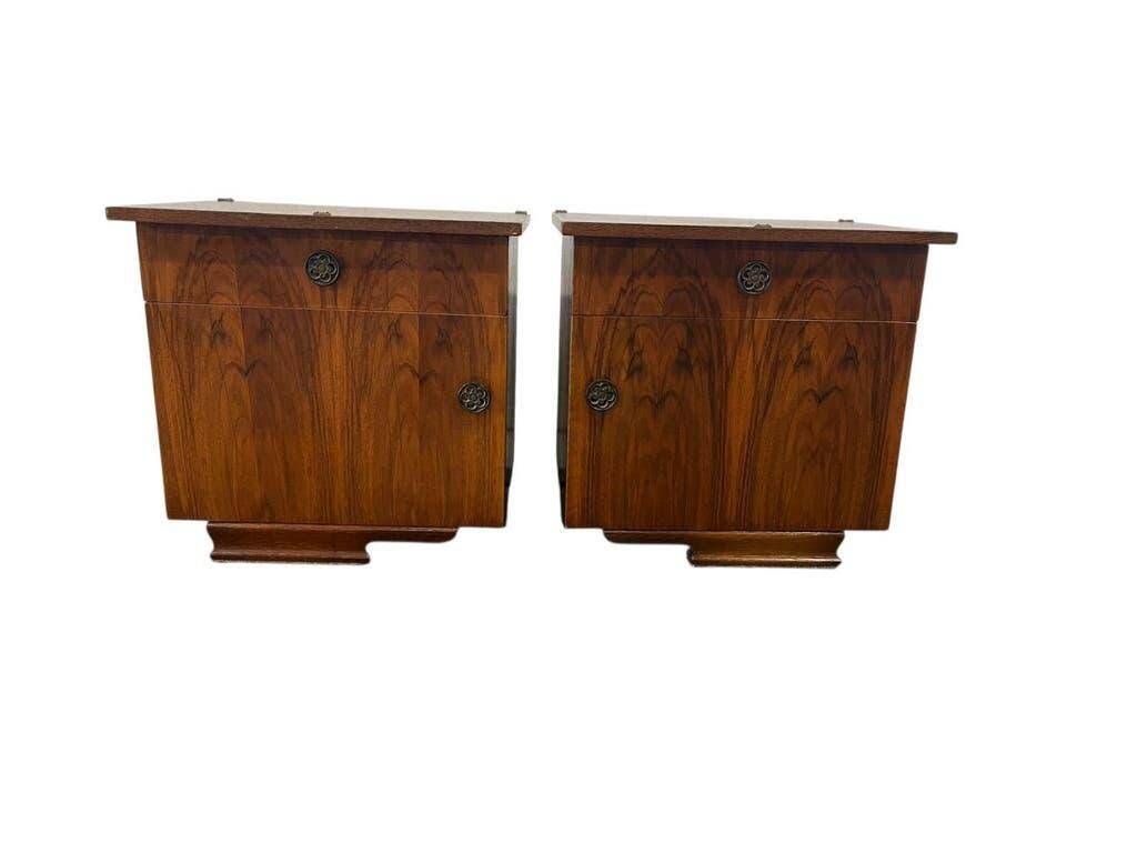Set of 2 vintage bedside tables / mini cabinets