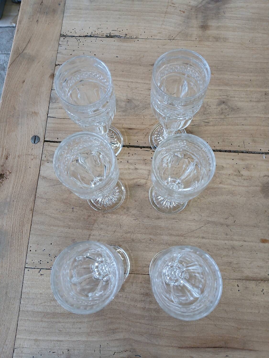 6 flutes in thick chiseled glass